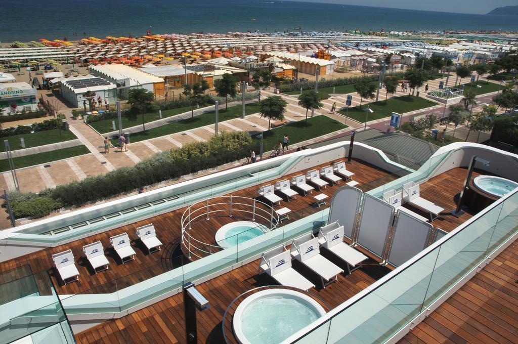 Trampolines Suite Hotel Riccione Exterior photo