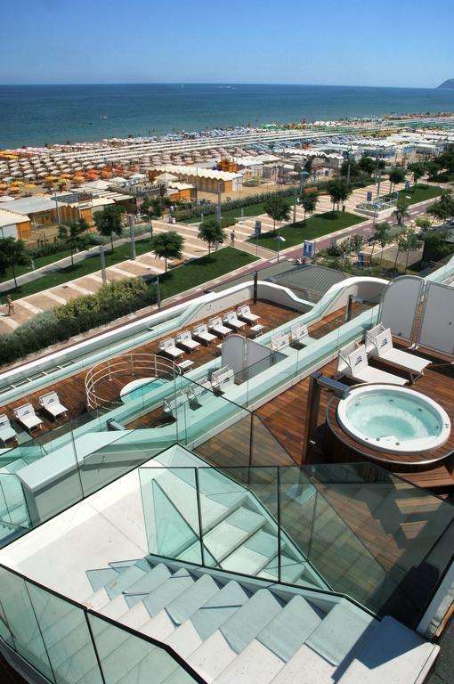 Trampolines Suite Hotel Riccione Exterior photo